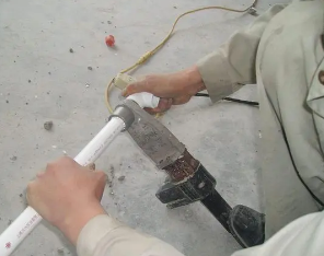 头屯河漏水维修电话